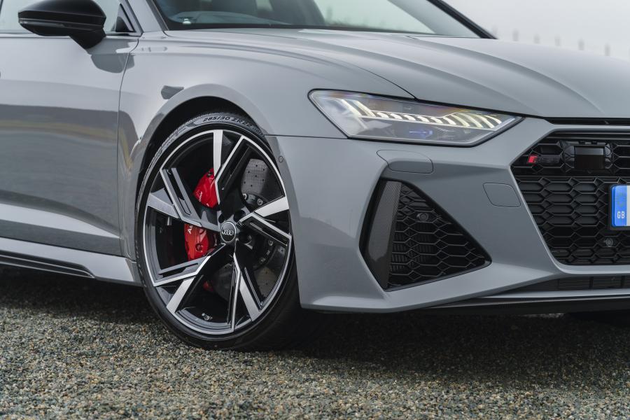 Детали экстерьера Audi RS6 Avant (C8) 2020 года  (UK) (фото 75 из 150)
